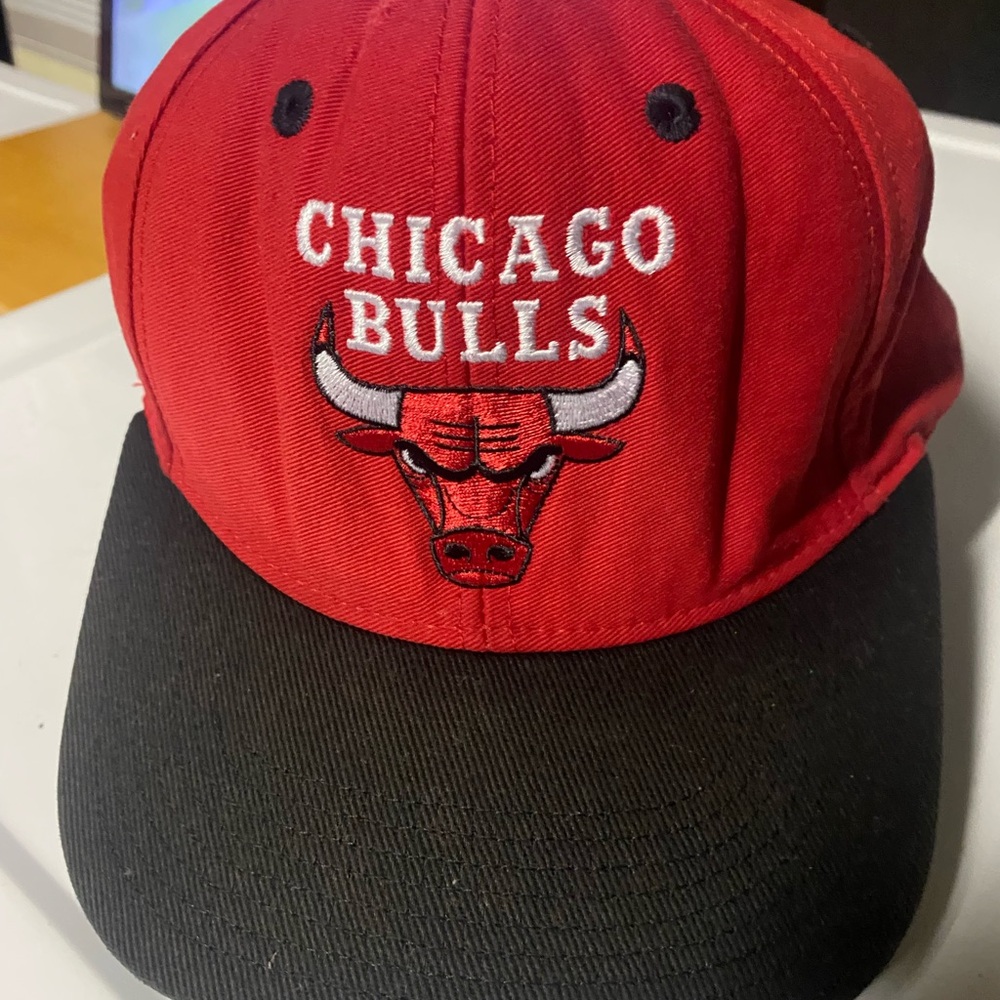 Vintage 90’s Chicago Bulls Red and Black Cap